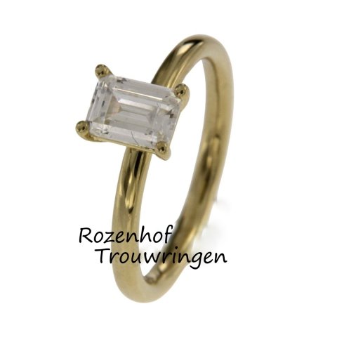 Elegante verlovingsring met schitterende diamant (13239)