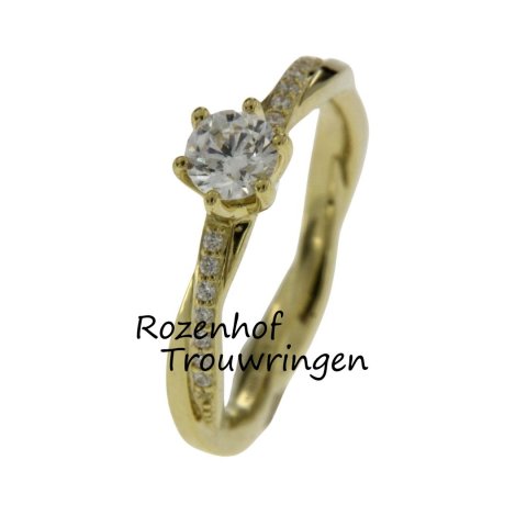 Stralende trouwring met diamanten (13251)