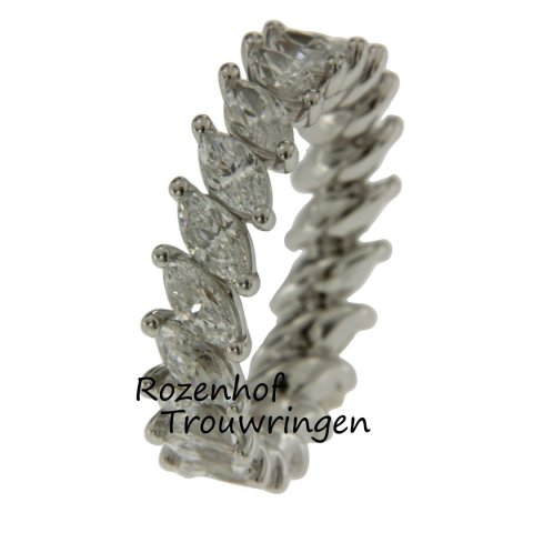 Sprankelende verlovingsring met rondom gezette diamanten (13301)