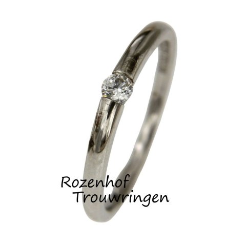 Modern witgouden verlovingsring met schitterende diamant (15361)