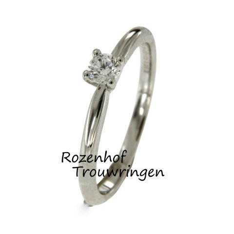 Smalle trouwring met elegante diamant (15627)