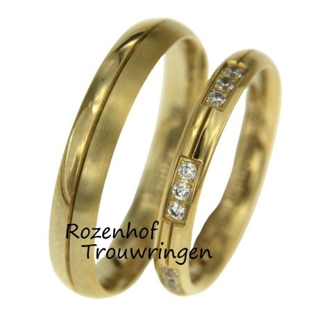 Unieke geelgouden trouwringen set met combinatie van gepolijst en mat (15853-15854)