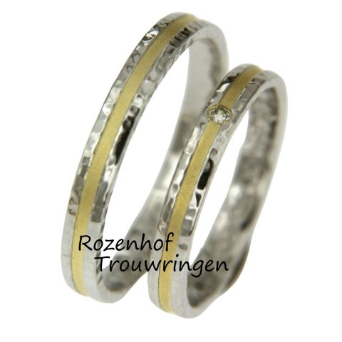 Bicolor trouwringen set met matte en hamerslag bewerking (15861-15862)