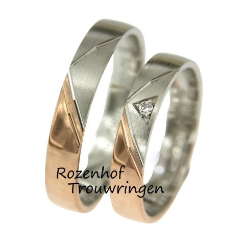 Bicolor trouwringen set met lijnen en diamanten (15895-15896)