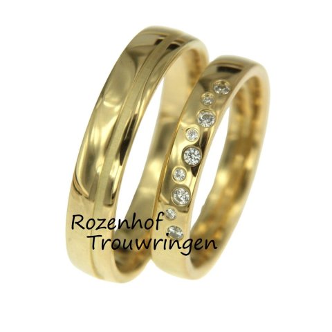 Geelgouden trouwringen set met beeldige diamanten op de damesring (15911-15912)