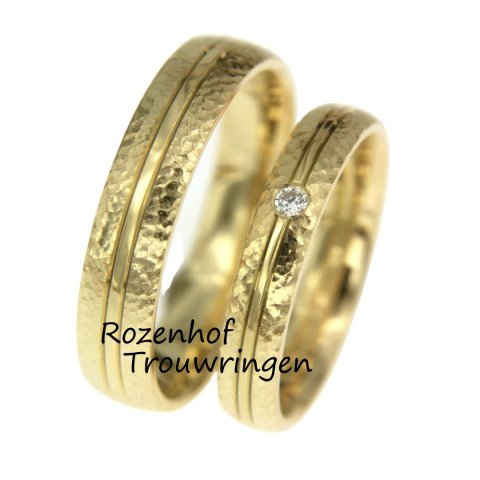 Geelgouden trouwringen set met diamant (15913-15914)