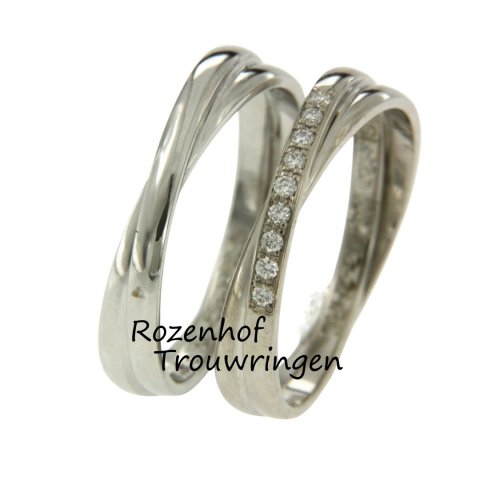 Witgouden trouwringen set met kruisende lijn en diamanten (16015-16016)
