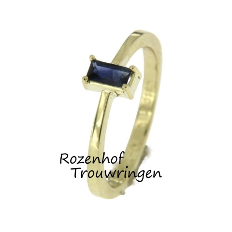 Elegante trouwring met saffier (48013)