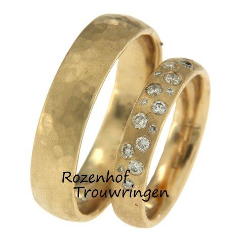 Elegante trouwringen set met mooie afwerking en diamanten (48035-48036)