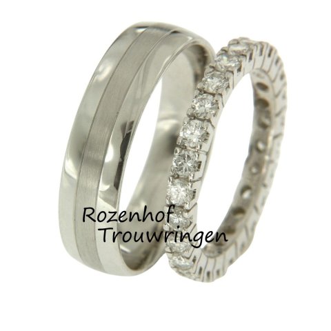 Witgouden trouwringen met brede herenring en damesring met diamanten (70541-70372)