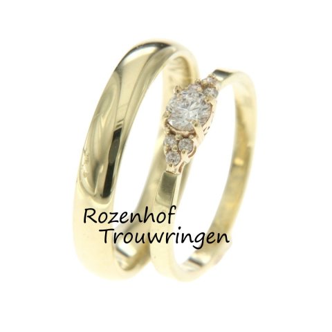 Stijlvolle trouwringen met klassieke herenring en smalle dames ring met diamanten (90109-70070)