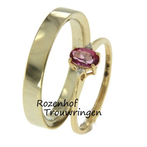 Matching trouwringen met schitterende pink topaas op de damesring (90143-70140)