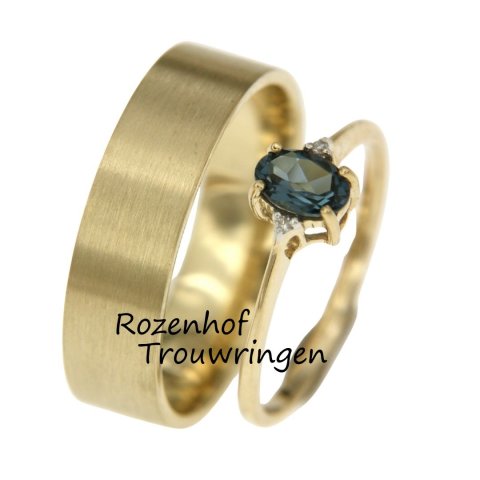 Matching trouwringen met stoere matte herenring en smalle damesring met diamant (90167-5702)