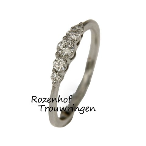 Smalle verlovingsring of trouwring met diamanten (90909)